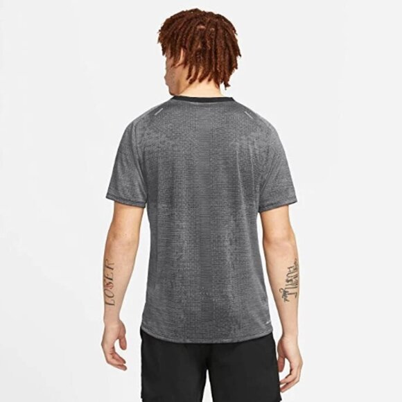 Nike Men’s Dri-FIT TechKnit Ultra Short-Sleeve Running Top Size M Shade Grey Fog - Picture 2 of 12